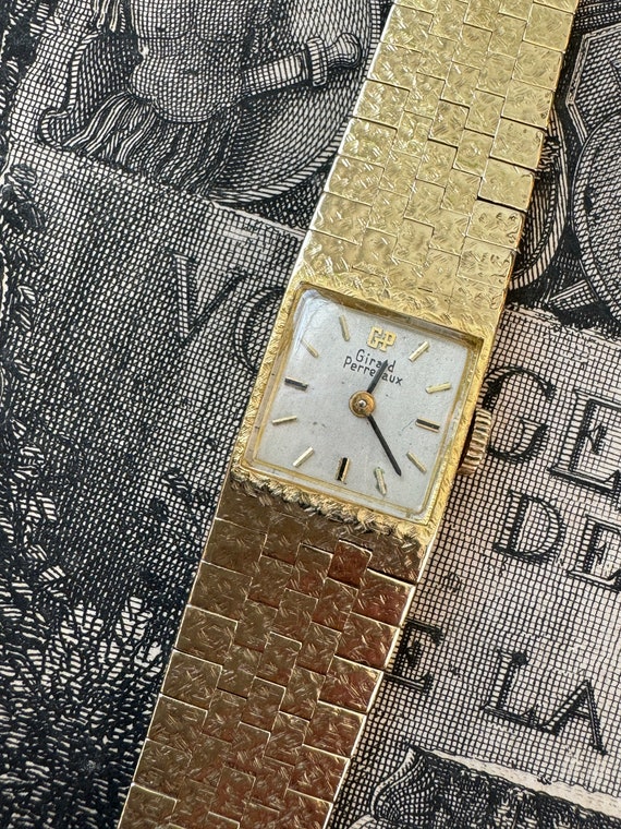 Vintage Textured 18K Gold Girard Perregaux Ladies 