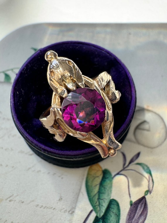 14K Art Nouveau Rhodolite Garnet Sculptural Bird R