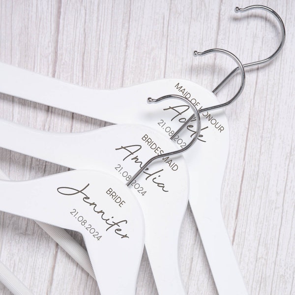 Personalised Large Name Womens Wooden Hangers Gifts Ideas For Wedding Favours Bridesmaid Maid of Honour Mother Of The Bride Groom Presents