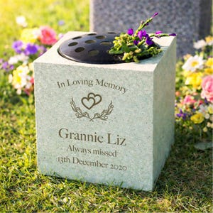 Jarrón conmemorativo de resina personalizado grabado con láser para jardín exterior, regalo para un ser querido fallecido / Nombre personalizado