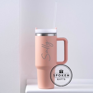 Gobelet isotherme double paroi 40 oz personnalisé grand nom gravé avec poignées en caoutchouc Mug chaud/froid avec paille style Stanley Pink