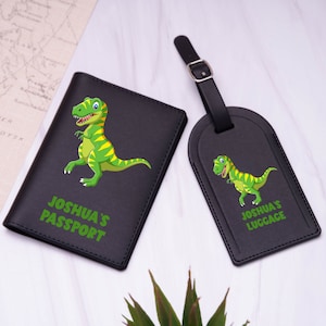 Personalisierter Dinosaurier Passhalter & Gepäckanhänger Set Geschenke Ideen für Urlaubsreisen Reisen Sommer Mädchen Kinder 1