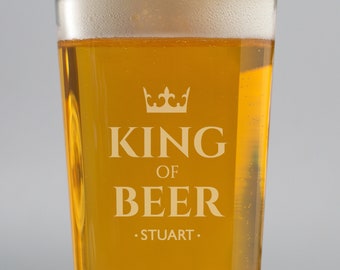 Vaso de pinta King Of Beer personalizado, grabado con láser, regalo de cumpleaños para él, papá, hijo, abuelo / 18, 21, 30, 40 años, nombre personalizado