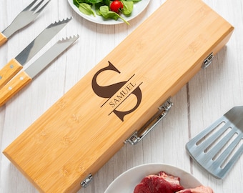 Personalised Initial & Name Wooden BBQ Tool Set Gifts Ideas For Barbecue Fathers Day Birthday Christmas Tools Fork Tongs Spatula