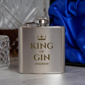 Personalised KING OF 3oz Hip Flask Gifts Ideas For Him Her Mum Dad Birthday Fathers Day 18th 21st 30th 40th 50th Vodka Whiskey