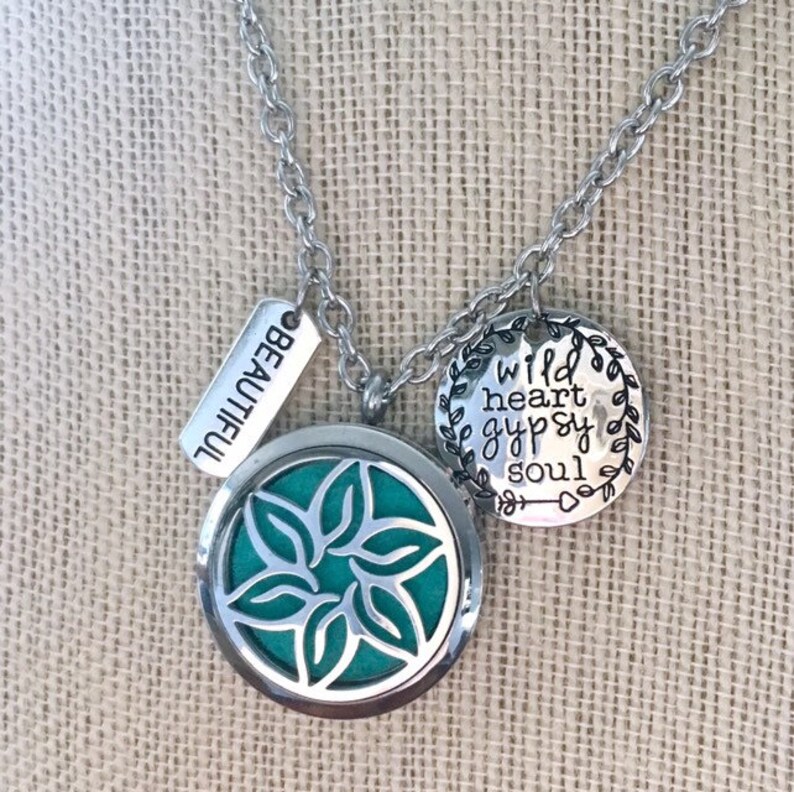 Essential Oils Necklace Aromatherapy Diffuser Pendant Oils Locket