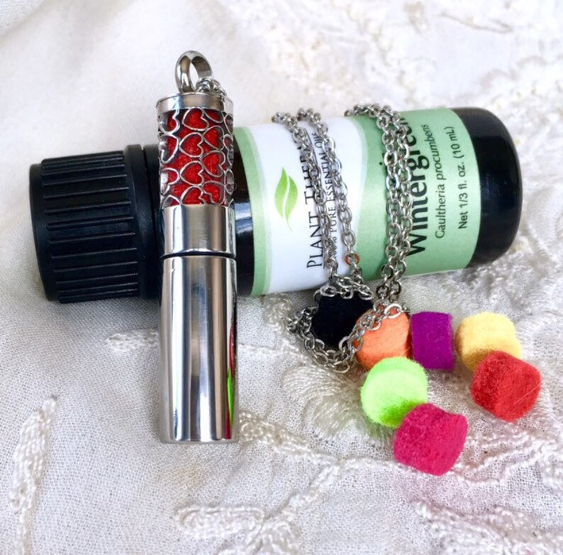 Cylinder Shape Diffuser Pendant Hearts Essentials Oils Locket Aromatherapy Necklace New