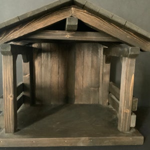 READY TO SHIP, Mid size stable/crèche , Christmas stable, nativity scene stable, display holiday stables, solid wood crèche