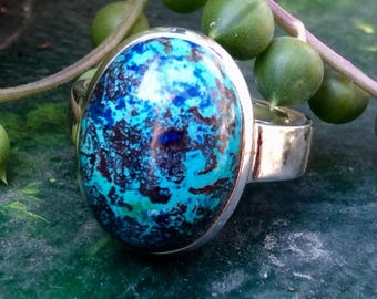 Chrysocolla and azurite cabochon ring