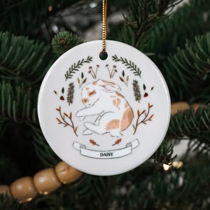 Op maat gemaakt konijnenornament voor je konijn | Gepersonaliseerd, geïllustreerd wit konijnornament met naam