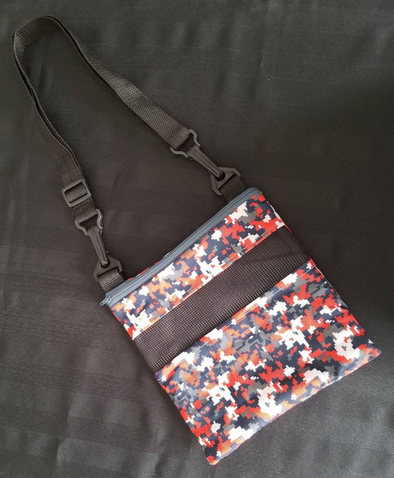 Large bonding pouch with adjustable strap for sugar gliders and other small animals Premade