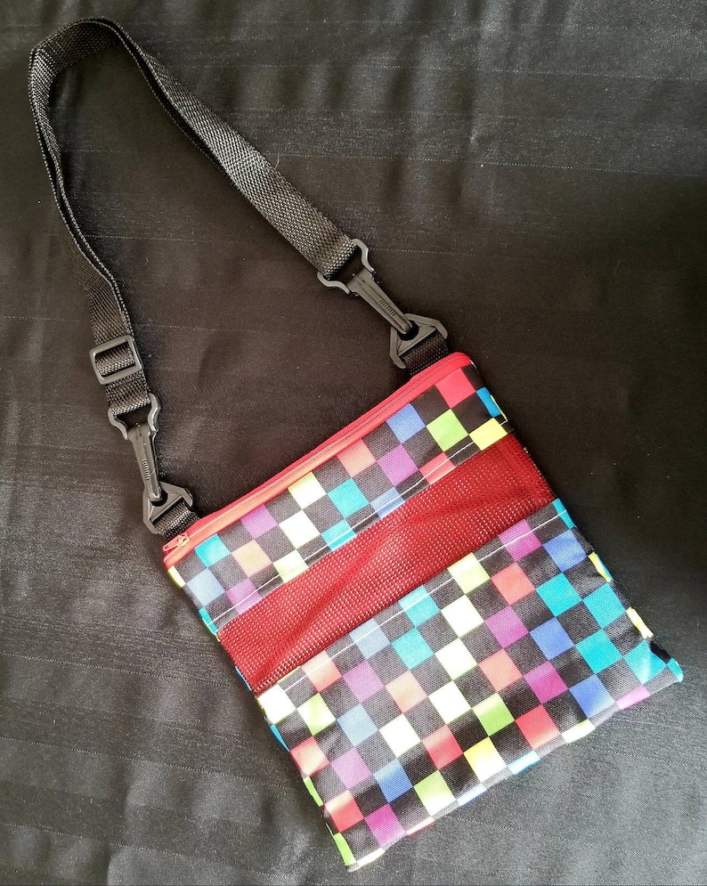 Large bonding pouch with adjustable strap for sugar gliders and other small animals Premade