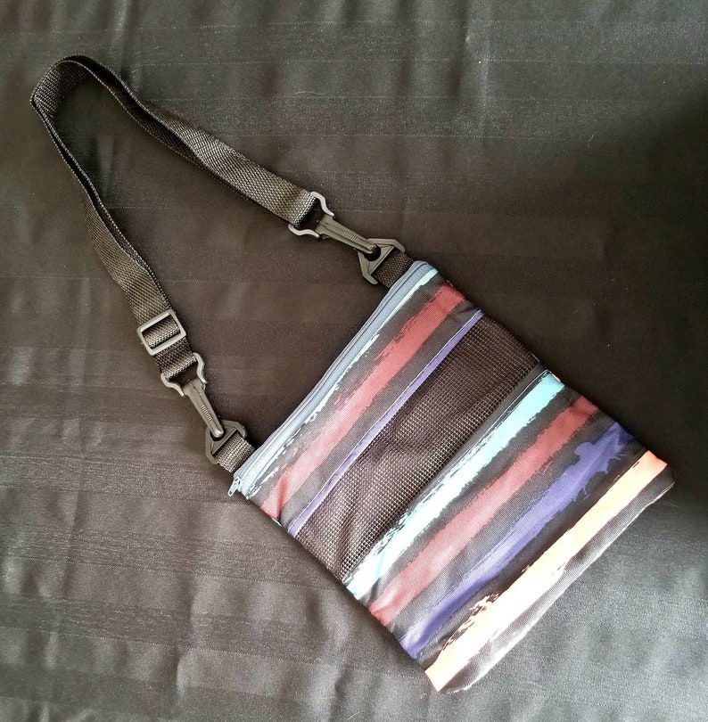 Large bonding pouch with adjustable strap for sugar gliders and other small animals Premade