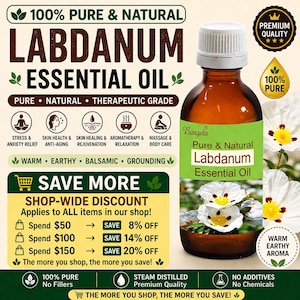 Könnte beinhalten: Eine braune Glasflasche mit ätherischem Labdanum-Öl, weißem Verschluss und grünem Etikett. Auf dem Etikett steht "Pure & Natural Labdanum Essential Oil". Das Bild enthält Text über die Vorteile des Produkts und einen Shop-Rabatt.
