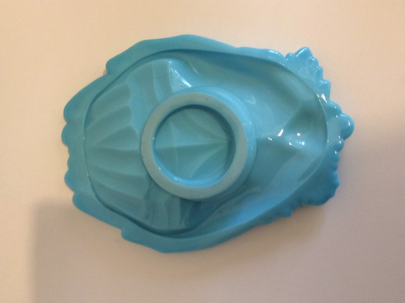 Westmoreland Blue Milk Glass Soap Dish. Jewelry Tray. Classical Style