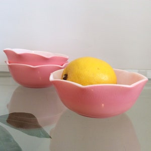 Vintage Hazel Atlas pink crinoline ruffled cereal bowl. 1950s