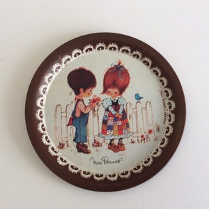 Lovely set of 6 Miss Petticoat drink coasters. Sara Kay style, produced by Roth International.