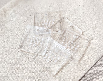 Etiquetas de acrílico transparente cortadas a láser personalizadas - Cuadradas de 25 mm