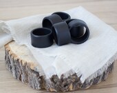 Set of 4 Black Napkin Rings, Rond de serviette