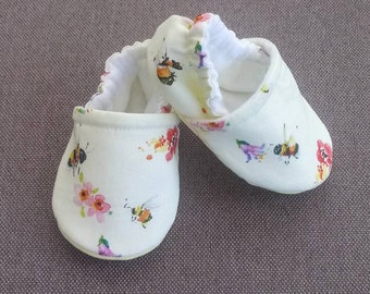 Bee Baby shoes, Yellow Bee soft baby shoes. Made to order item