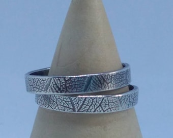 Leaf impression sterling silver band ring