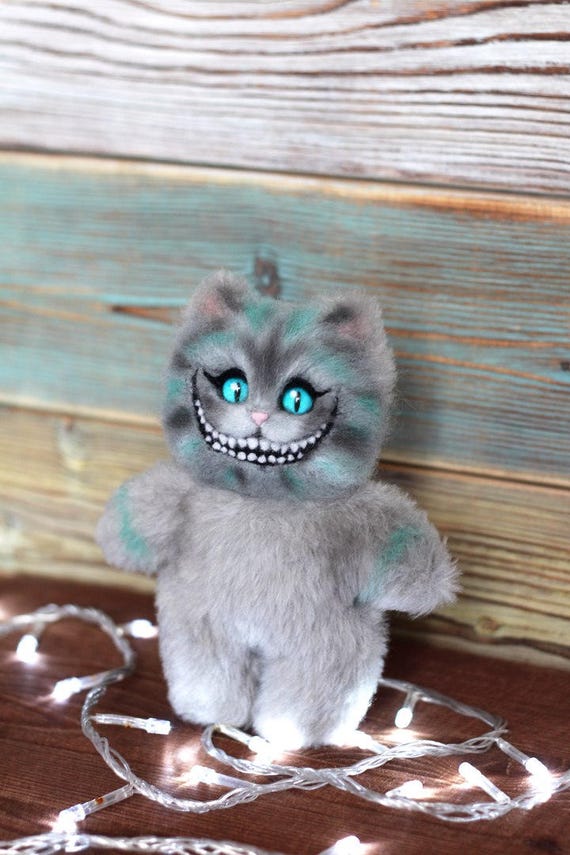 peluche chat cheshire bleu