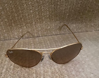 RayBan unisex aviator style sunglasses