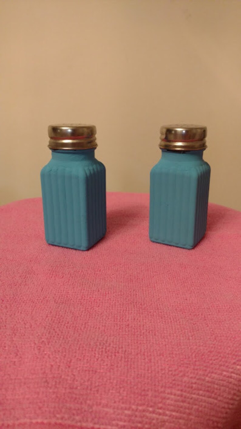 Salt and pepper shakers with chalk paint image 2