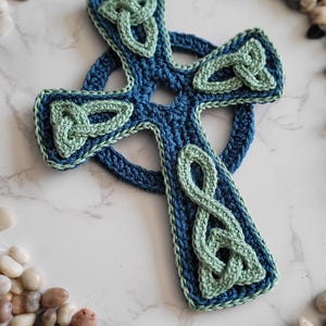 Celtic Crochet Cross, Celtic Cross Wall Hanging, Celtic Cross Decoration, Crochet Cross, Irish Cross, Celtic Cross, Celtic Knot Cross