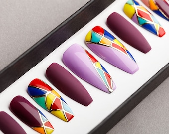 Uñas postizas de esmalte abstracto • Juego de uñas de gel artísticas pintadas a mano