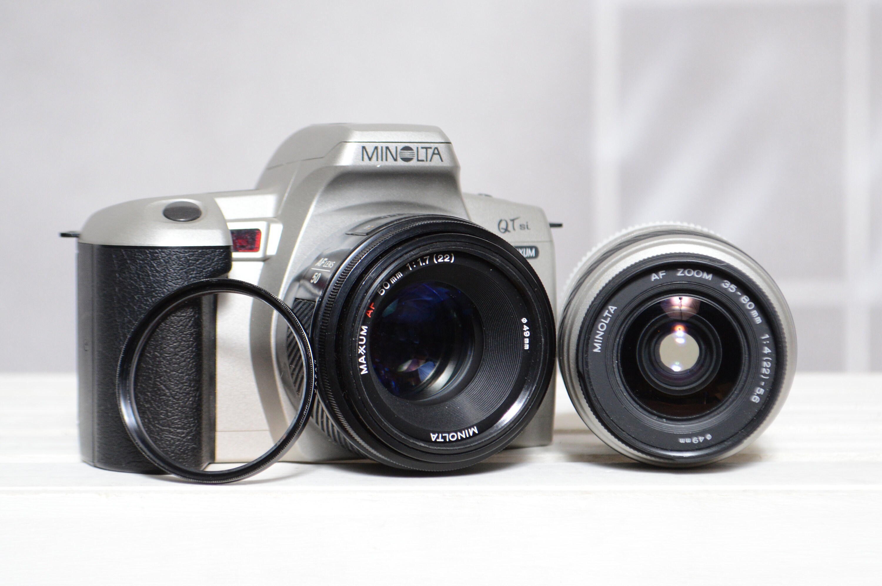 ペリカン Pentax 645 Medium Format Camera w/ 3 Pentax lenses, Flash