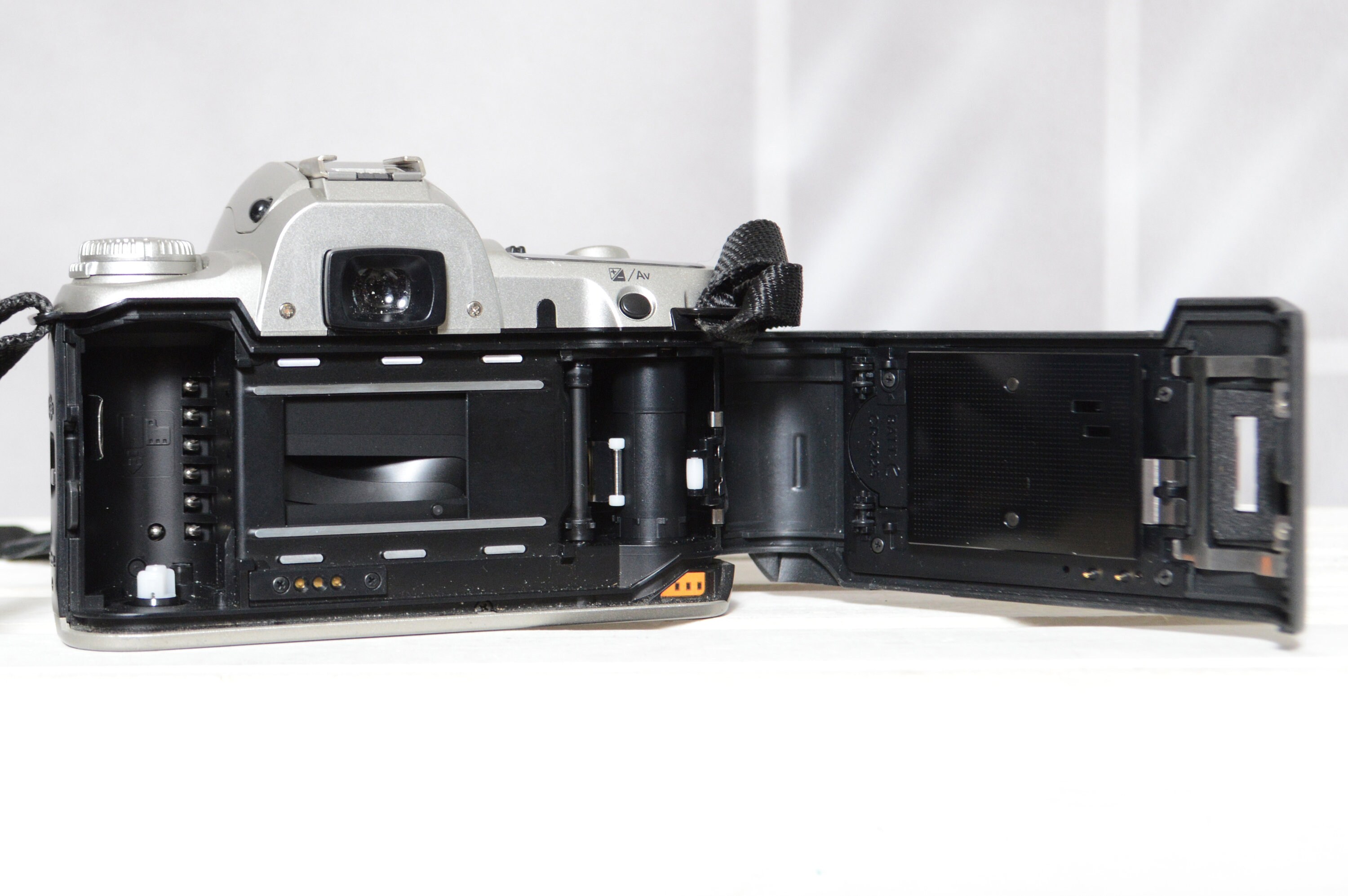 Two Vintage Pentax ZX-50 35mm film slr cameras for PARTS / REPAIR