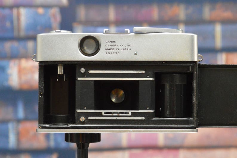 Vintage Canon Canonet Junior 35mm viewfinder film camera