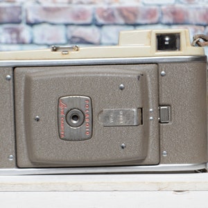 Vintage Polaroid Land Camera - Model 80A film camera