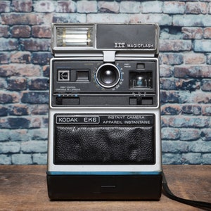 Vintage KODAK EK6 Instant film camera ITT Magic Flash