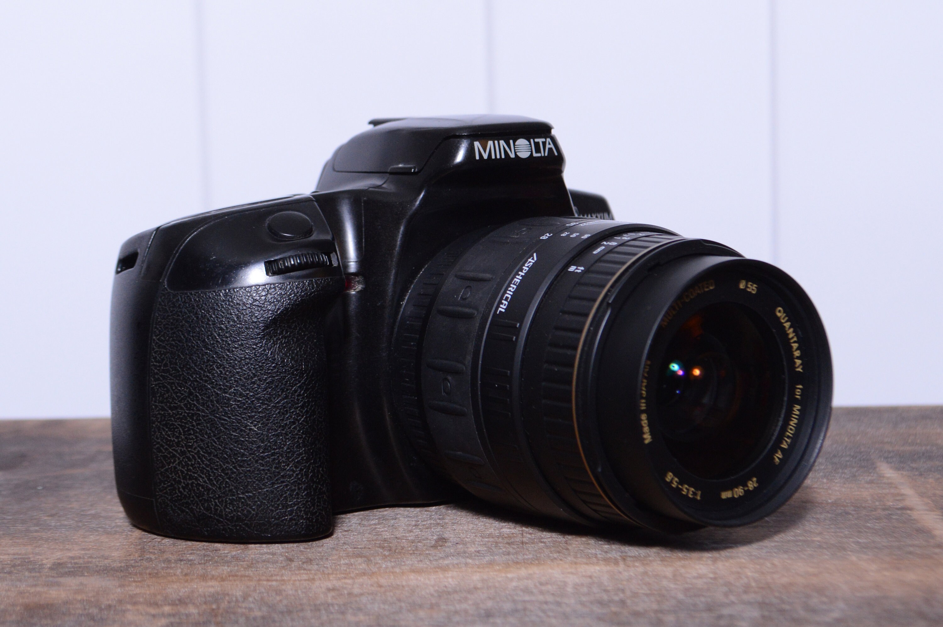 Vintage Minolta Maxxum 400si 35mm SLR film camera w/ Quantaray AF zoom 28-90mm f/3.5 objectif et Quantaray 1A filtre - Canada