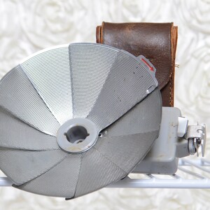 Vintage West Collapsing Fan Flash Unit with case