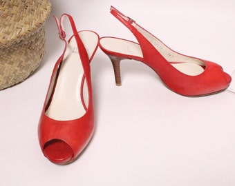 Vintage women's Stuart Weitzman red open toe pumps shoes  high heels / fits like 7.5 US / 38EU/ Uk 5.5