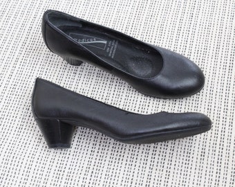 Vintage black Heels women's 90's Vintage classic heels 2000s Black heels genuine leather size EU 37/US 6.5/UK 4.5 minimalistic  kitten heels