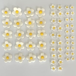 Fondant Daises, Fondant Cake Decorations, 60 pcs Cupcake Toppers, Daisies Cake Toppers, 3 sizes, Party Decor, Birthday Cake Decor