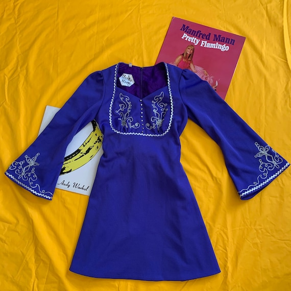 Vintage 1960s Psychedelic Purple Bell Sleeve Dress