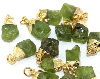 Peridoto en bruto, piedra natal de agosto, conectores de enganche individual con baño de oro, dijes de joyería DIY (10-14 mm)