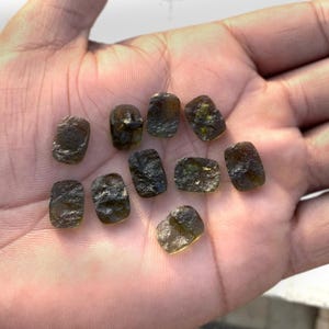 10 Pcs Lot Natural Raw Rough Moldavite Gemstone, 10x14 mm Rectangle Moldavite Gemstones, Czech Republic Moldavite For Jewelry Making