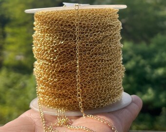 Chaîne à maillons torsadés plaquée or, pour colliers et bracelets, vendue au mètre (3 x 4 mm).