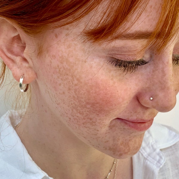 18 Carat Solid Gold Nose Stud as a Ball or Hammered Disc