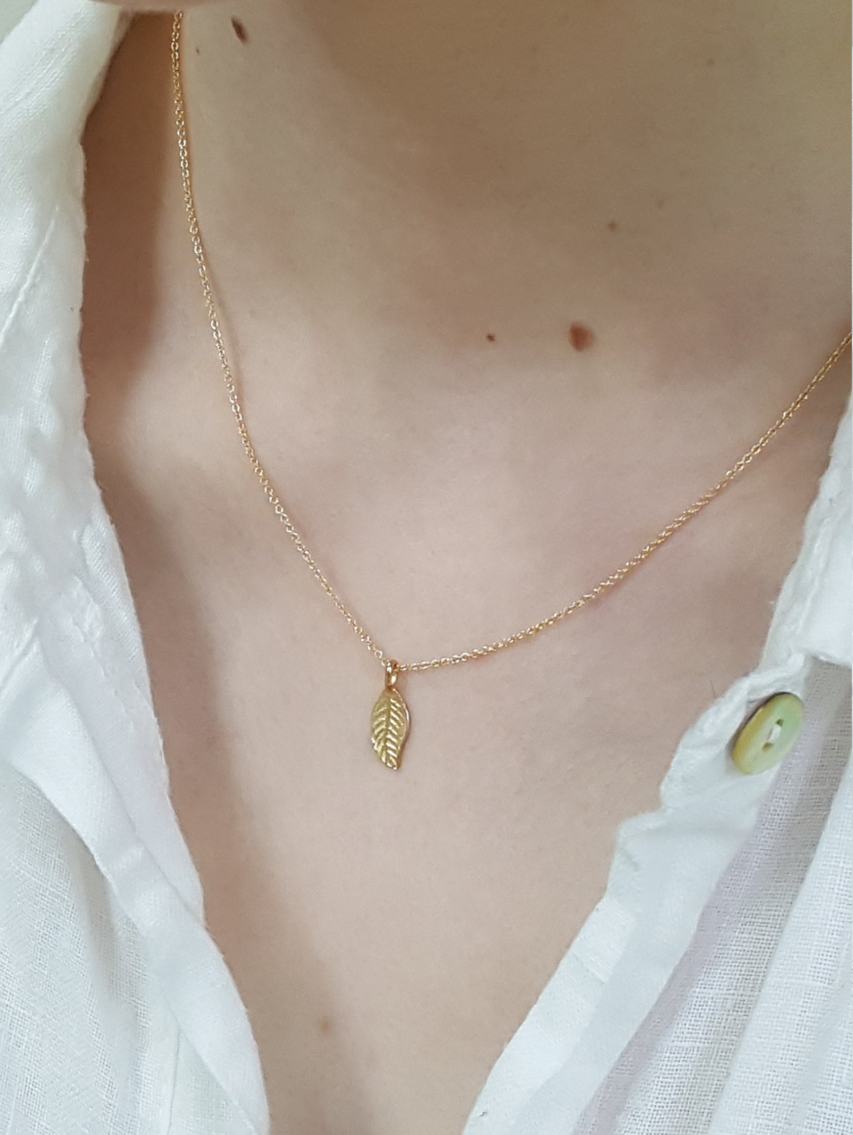 Dainty Gold Leaf Necklace Etsy Canada