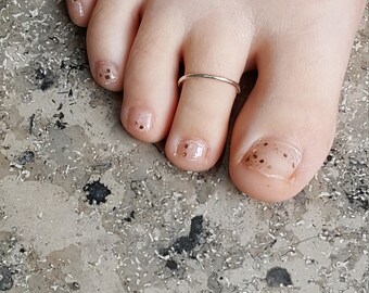 Silver Toe Ring  -  Dainty Gold Filled Or Sterling Silver Toe Ring  -  Tiny Toe Ring  - Thin Adjustable Gold Toe Ring  -  Foot Jewellery