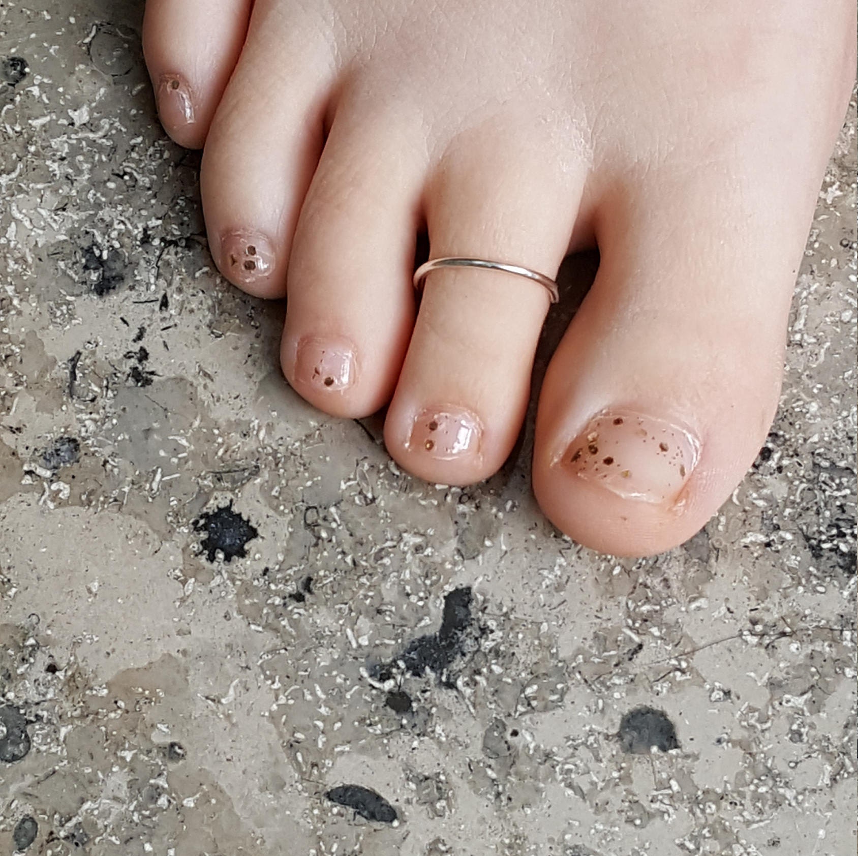 Sterling Silver Hammered Skinny Toe Ring – Lucy Kemp Jewellery