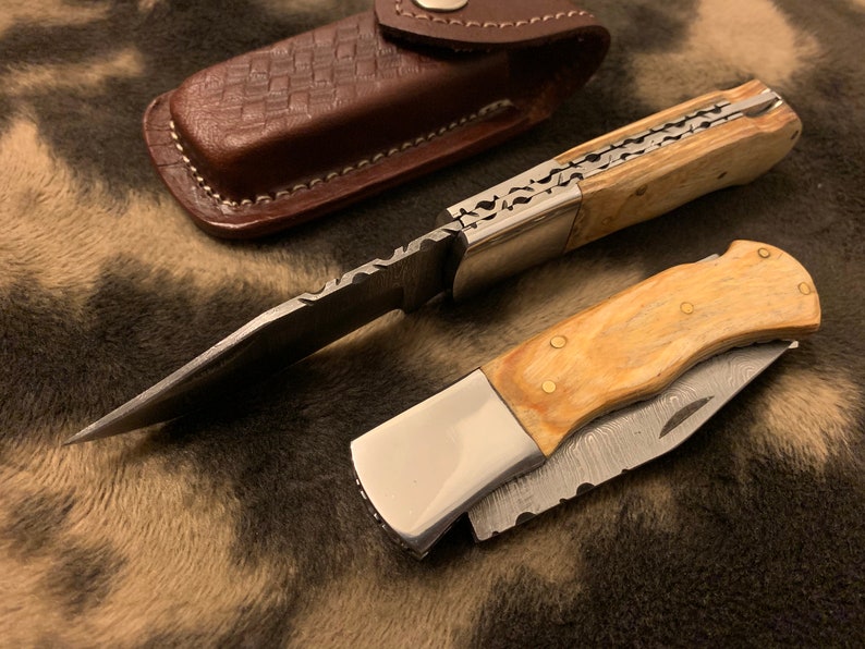 Damascus Folding pocket knife-Groomsmen Gift Survival Knife Olive wood