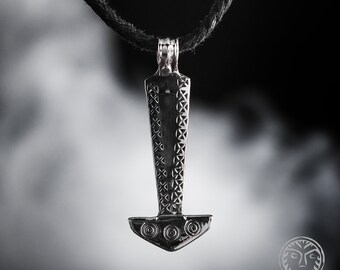 Gothic Thor's Hammer Pendant, Mjolnir Replica, Viking Amulet